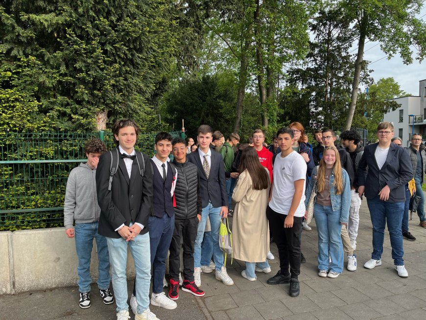 Visite du Parlement de la Fédération Wallonie-Bruxelles et rencontre avec Madame Caroline Désir, Ministre de l'Education