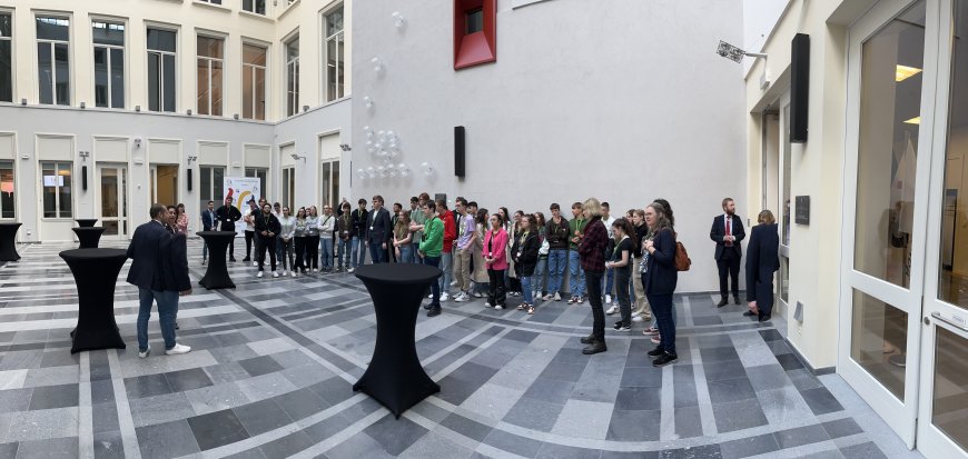 Visite du Parlement de la Fédération Wallonie-Bruxelles et rencontre avec Madame Caroline Désir, Ministre de l'Education