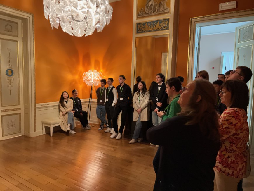 Visite du Parlement de la Fédération Wallonie-Bruxelles et rencontre avec Madame Caroline Désir, Ministre de l'Education