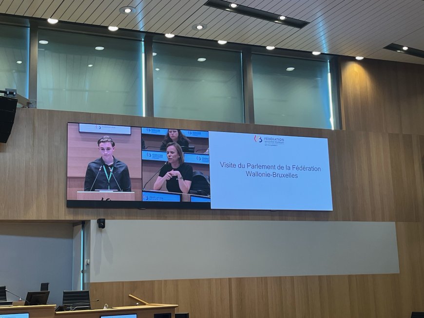 Visite du Parlement de la Fédération Wallonie-Bruxelles et rencontre avec Madame Caroline Désir, Ministre de l'Education